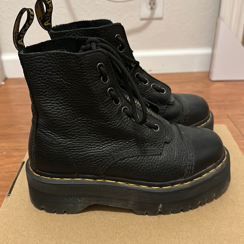 DR MARTEN SINCLAIR SIZE 6